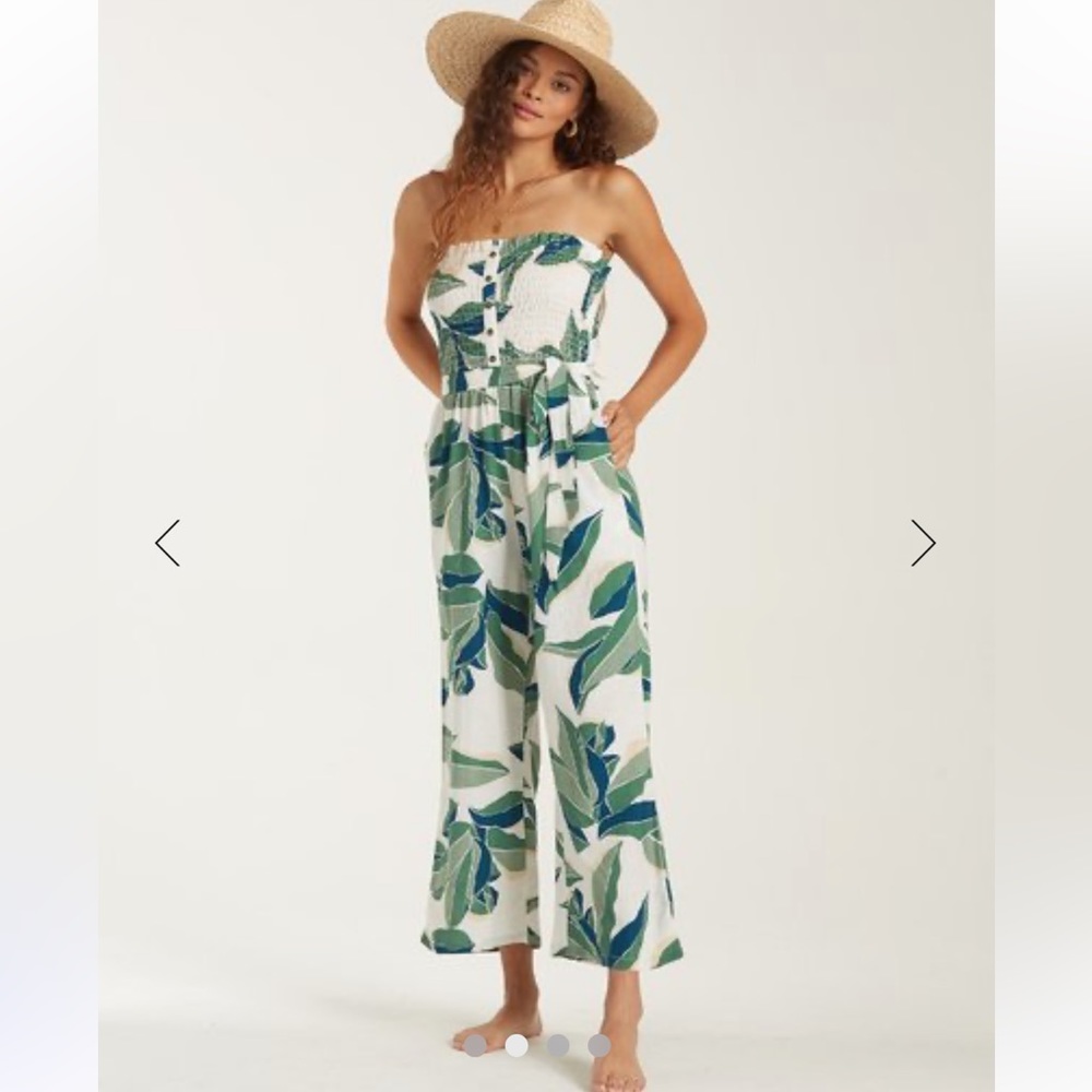 Billabong tropical printed jumpsuit (size XS)